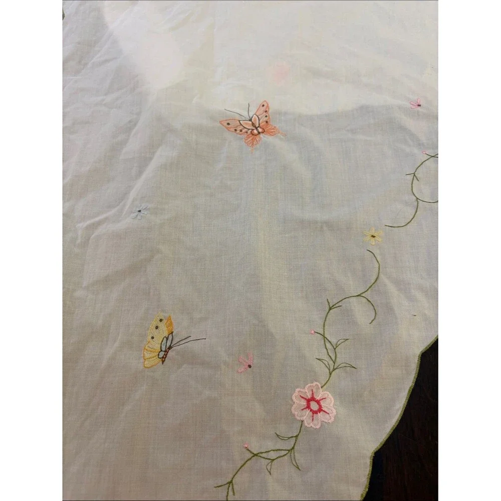 Embroidered Scalloped White Curtain Valance with Pink Butterfly